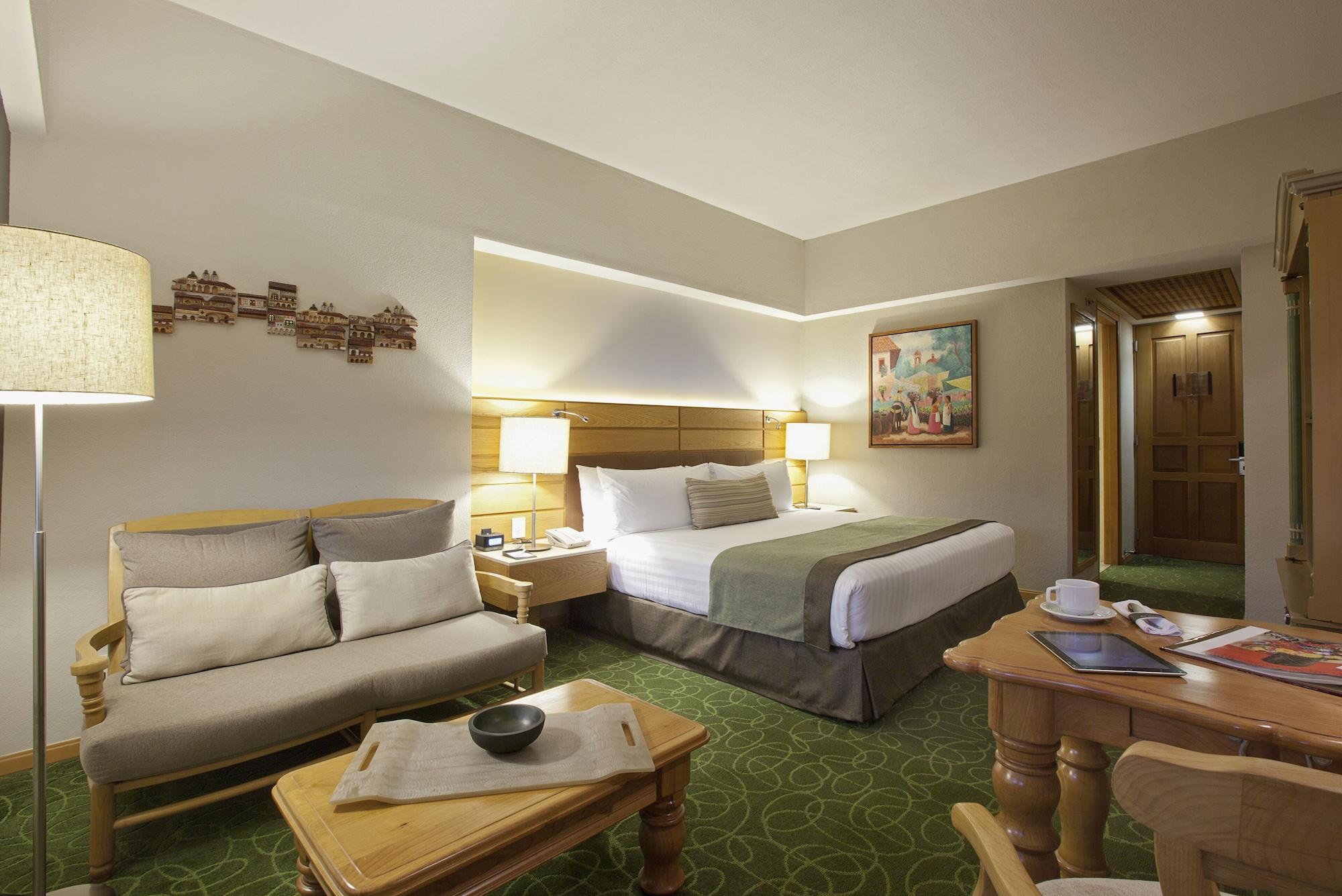 Marriott Tuxtla Gutierrez Hotel Exterior photo A room at the hotel