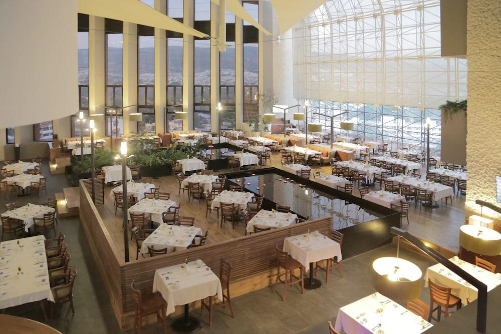 Marriott Tuxtla Gutierrez Hotel Exterior photo The restaurant