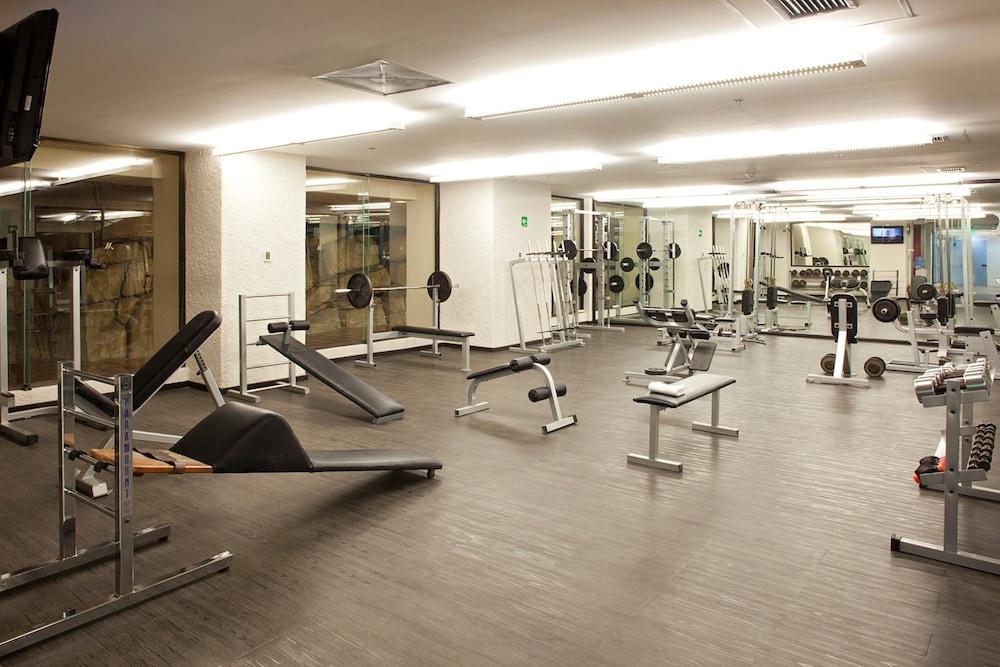 Marriott Tuxtla Gutierrez Hotel Exterior photo A gym in a hotel