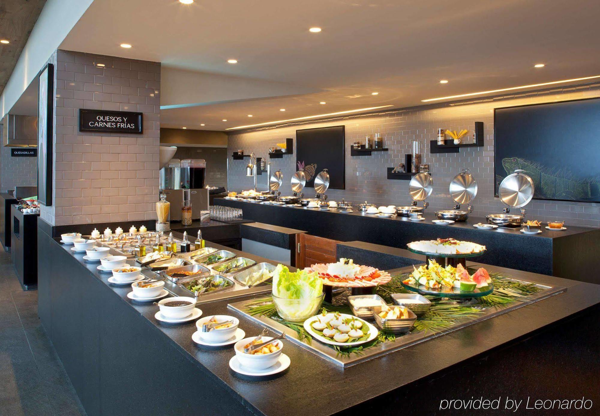 Marriott Tuxtla Gutierrez Hotel Exterior photo The Garden Grill